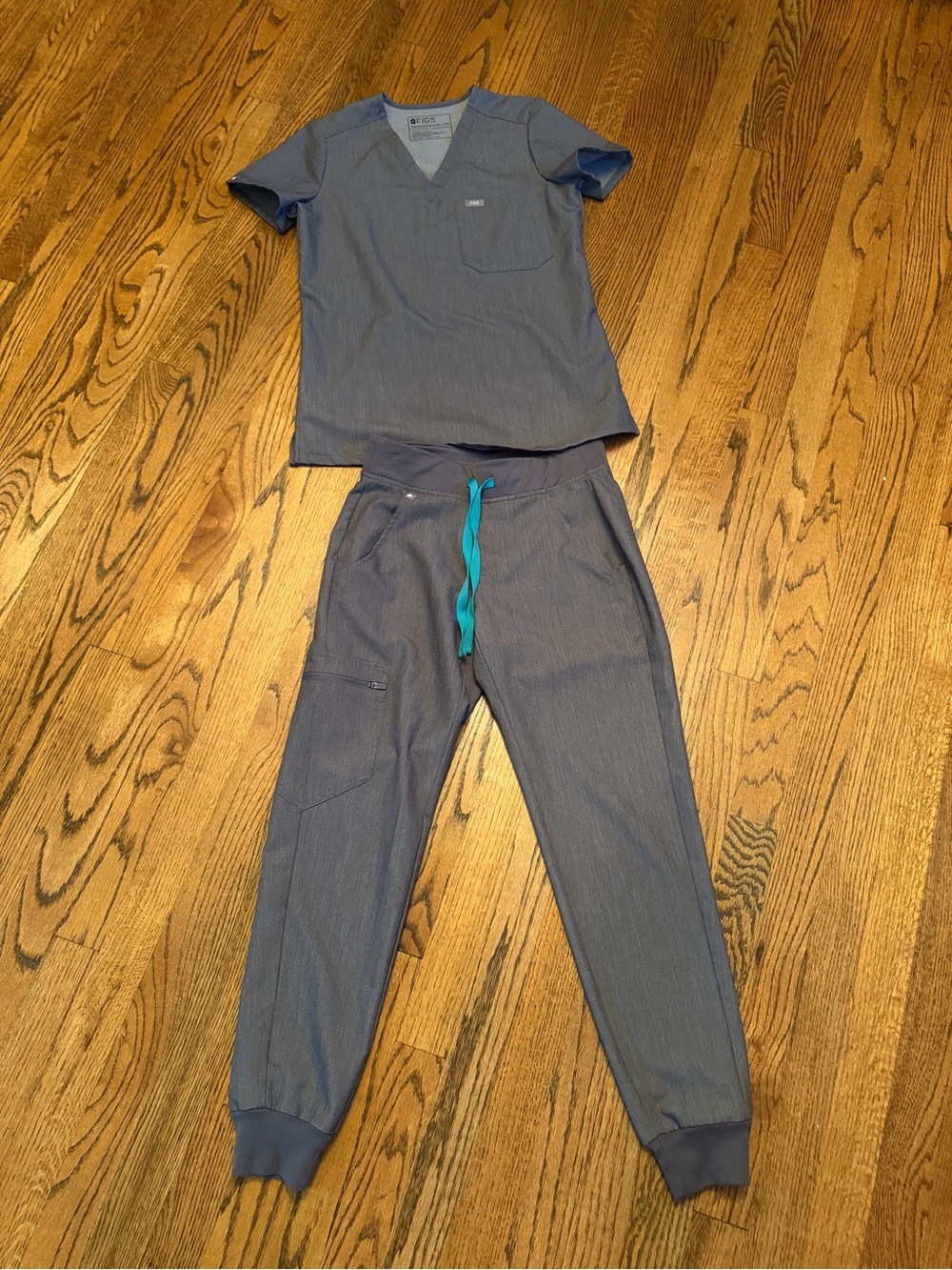 Figs Women’s Gray Scrub Set Sz XXS/P Pants and XXS Top